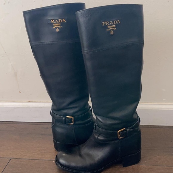 Prada riding boots very good condition missing one letter from logo - Picture 4 of 4